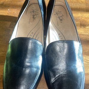 LIFE STRIDE BLACK TRIXIE LOAFERS - DISPLAY ITEM, NEVER WORN